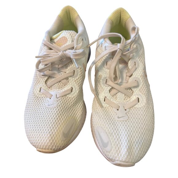 Nike Renew Run Tennis Shoes Sneakers CK6360-102 White Light Pink Size 6 NWOT - Picture 2 of 7